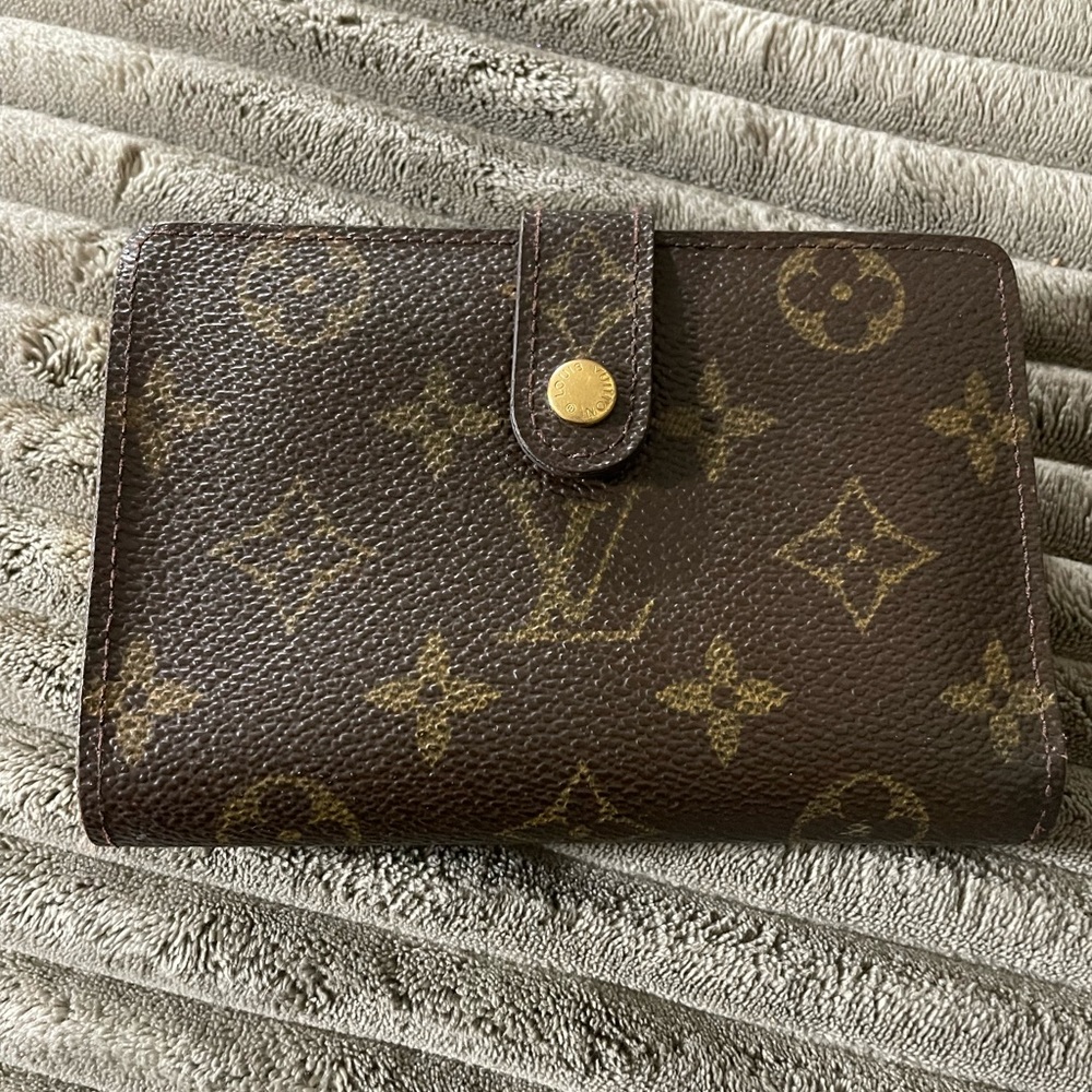 Louis Vuitton monogram kisslock wallet authentic